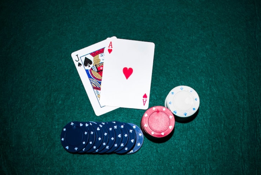 Allt svenskar behöver veta om Pay N Play och traditionella casinon: En jämförelse